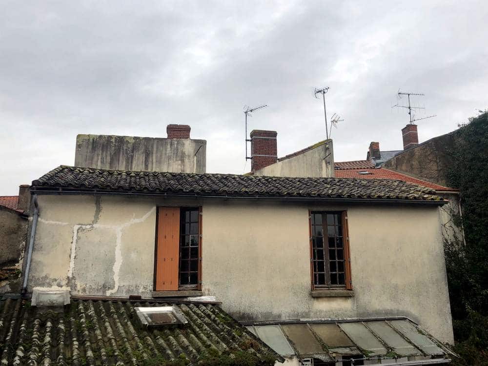 Rénovation de toiture à La Roche-Sur-Yon avant travaux de rénovation