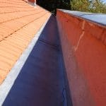 renovation toiture maison tuile couvertine gouttiere zinc Montpellier
