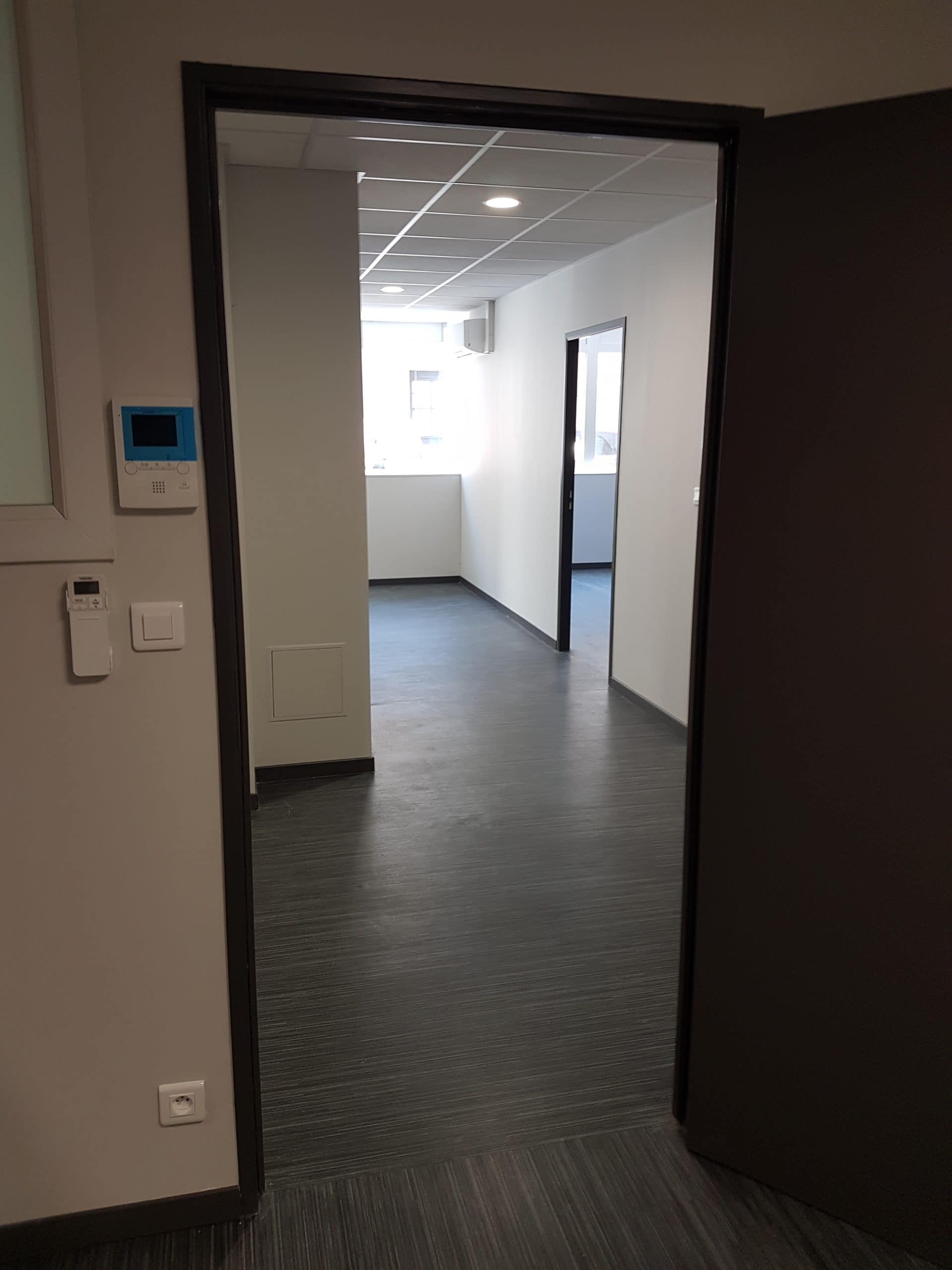 Transformation d’un ancien local de bureau en cabinet médical à Lyon (69)