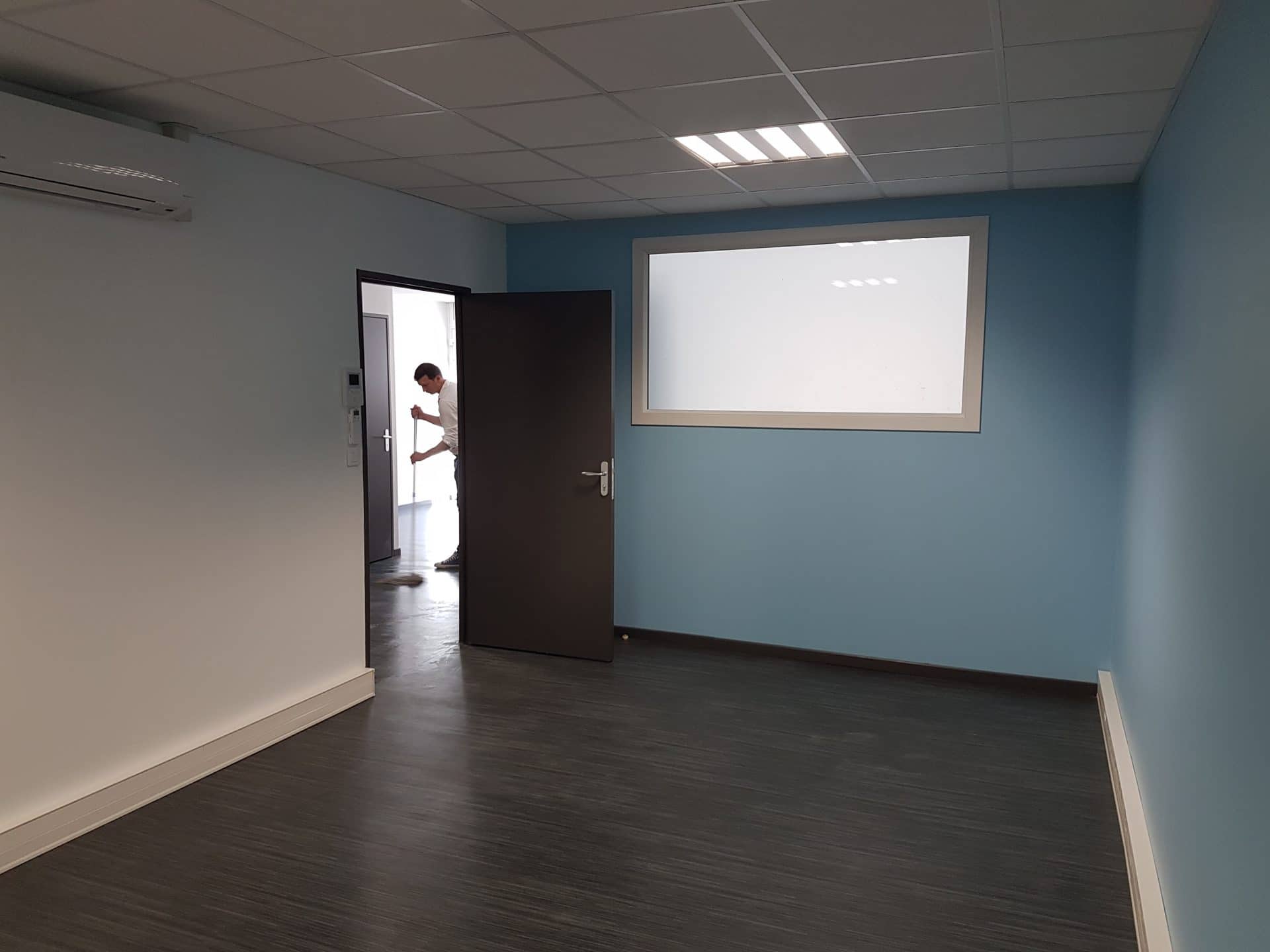 Transformation d’un ancien local de bureau en cabinet médical à Lyon (69)