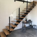 rénovation intérieure maison escalier métallique avec limon central carrelage Arzal