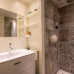 rénovation surélévation maison salle d'eau meuble vasque carrelage douche miroir Bègles