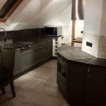 rénovation appartement cuisine aménagée sous pente parquet velux Colmar