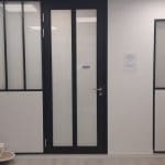 rénovation cabinet médical salle d'attente moderne cloison verrière dépoli Nantes Sud