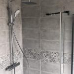 rénovation salle de bain avec douche et faience
