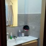 rénovation salle de bain à Roubaix : meuble bas et miroir