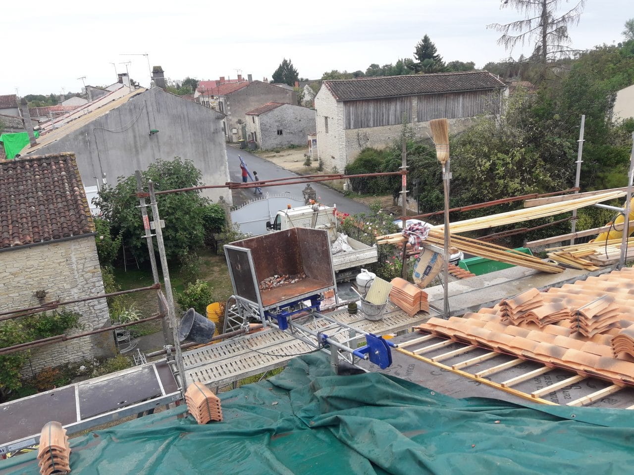 Rénovation d’une toiture à Saint-Hilaire-la-Palud (79)