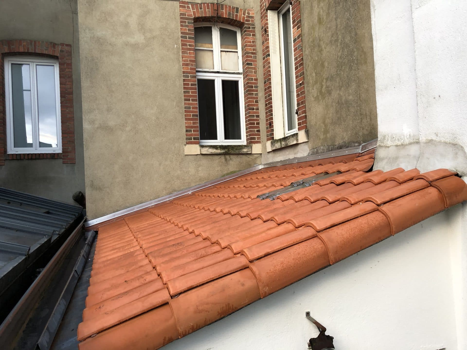 Comment rénover sa toiture ? Exemple à La Roche-sur-Yon (85)