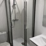 création salle de bain à Lille : la douche, les wc, et la vasque