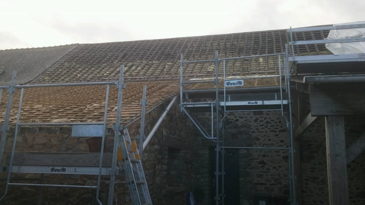 Travaux de rénovation sur une toiture à Bréal sous Vitré (35)