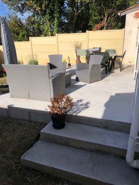 Création d’une terrasse béton à Lormont (33)