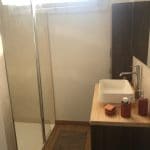 rénovation maison salle de bain douche à l'italienne paroi vitrée meuble vasque bois Lormont