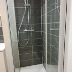 rénovation salle de bain douche receveur colonne faïence gris Lille