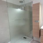 rénovation salle d'eau douche ouverte receveur extra plat paroi bande opaque Verlinghem