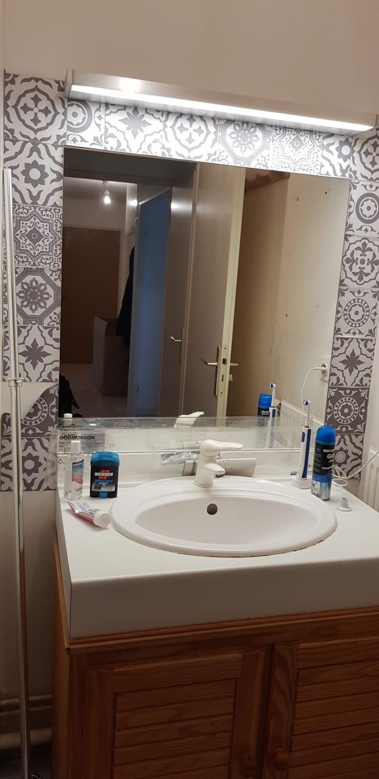 Des travaux pour moderniser une salle de bain à Magny-les-Hameaux (78)