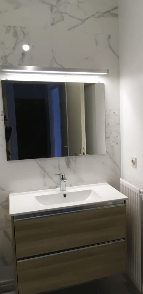 Des travaux pour moderniser une salle de bain à Magny-les-Hameaux (78)