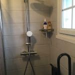 rénovation salle de bain colonne de douche faïence mur chaise rabattable Saint-Avé