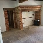 Rénovation d’une grange à Lapeyrouse Fossat : cheminées en brique