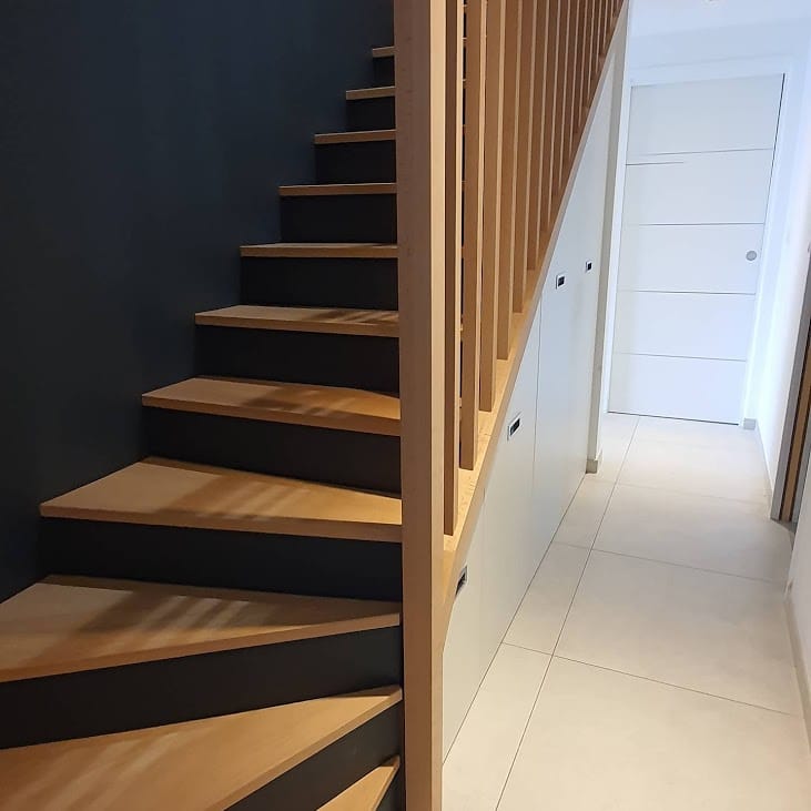 rénovation escalier sur mesure menuiserie bois peinture Saint-Julien de Concelles