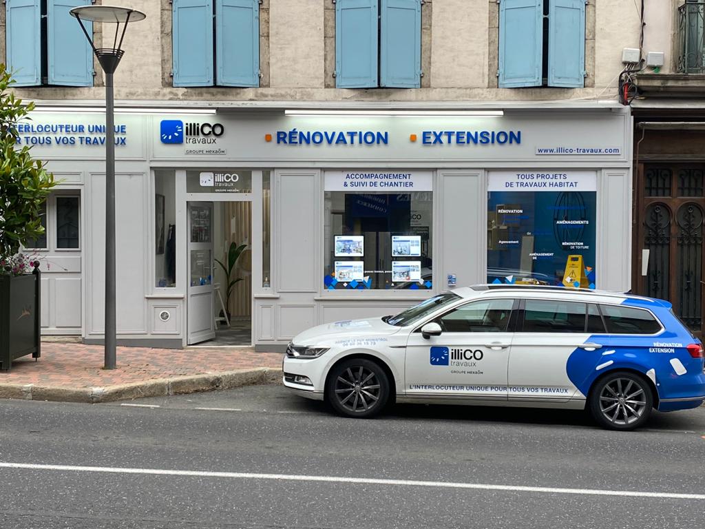 agence illiCO travaux Le Puy en Velay : vitrine avec voiture illiCO travaux