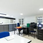 création bureaux local professionnel puits de lumière fenêtre mezzanine climatisation Saint-Egrève