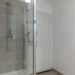 création bureaux local professionnel industrie vestiaire salle d'eau douche faïence peinture Saint-Egrève