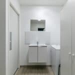 création bureaux local professionnel vestiaire salle d'eau meuble vasque suspendu miroir rangement placard Saint-Egrève