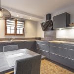 rénovation cuisine aménagée plan de travail évier hotte spot meuble suspendu tiroirs gris anthracite Wolfisheim