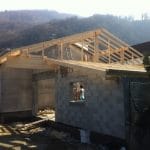 extension de maison à Gières : construction de l'ossature en parpaing