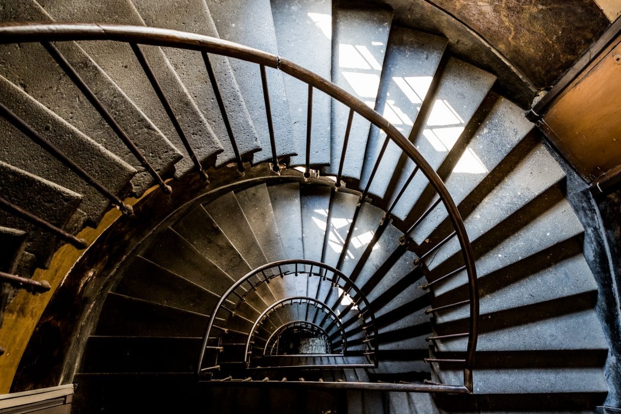 rénovation bel escalier ancien