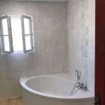 Nouvelle baignoire posée - Rénovation d’une salle de bain à Yrieix-Sur-Charente