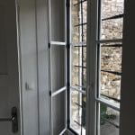 changement de menuiseries extérieures dans les Yvelines : croisillons amovibles sur les fenêtres