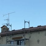 Pose d'un échaffaudage - Rénovation d'une toiture à Cannes