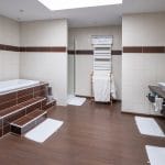 Salle de bain rénovée - rénovation d'une maison à Pechbonnieu