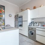 Cuisine aménagée - rénovation et transformation d'un appartement en 2 logements à Sète