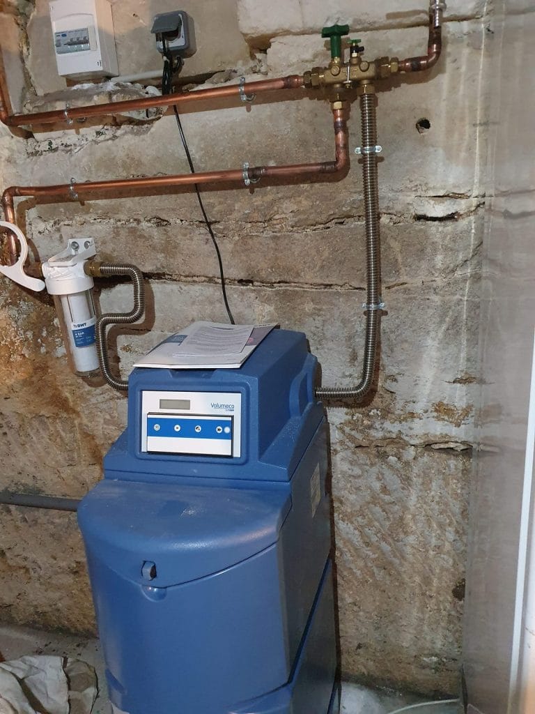 Pose d’une pompe à chaleur à Saint-Même-les-Carrières en Charente (16)