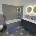 Nouvelle baignoire - rénovation de cette salle de bain à Elbeuf