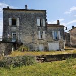 Vue générale de la maison - rénovation toiture Saint-Même-les-Carrières