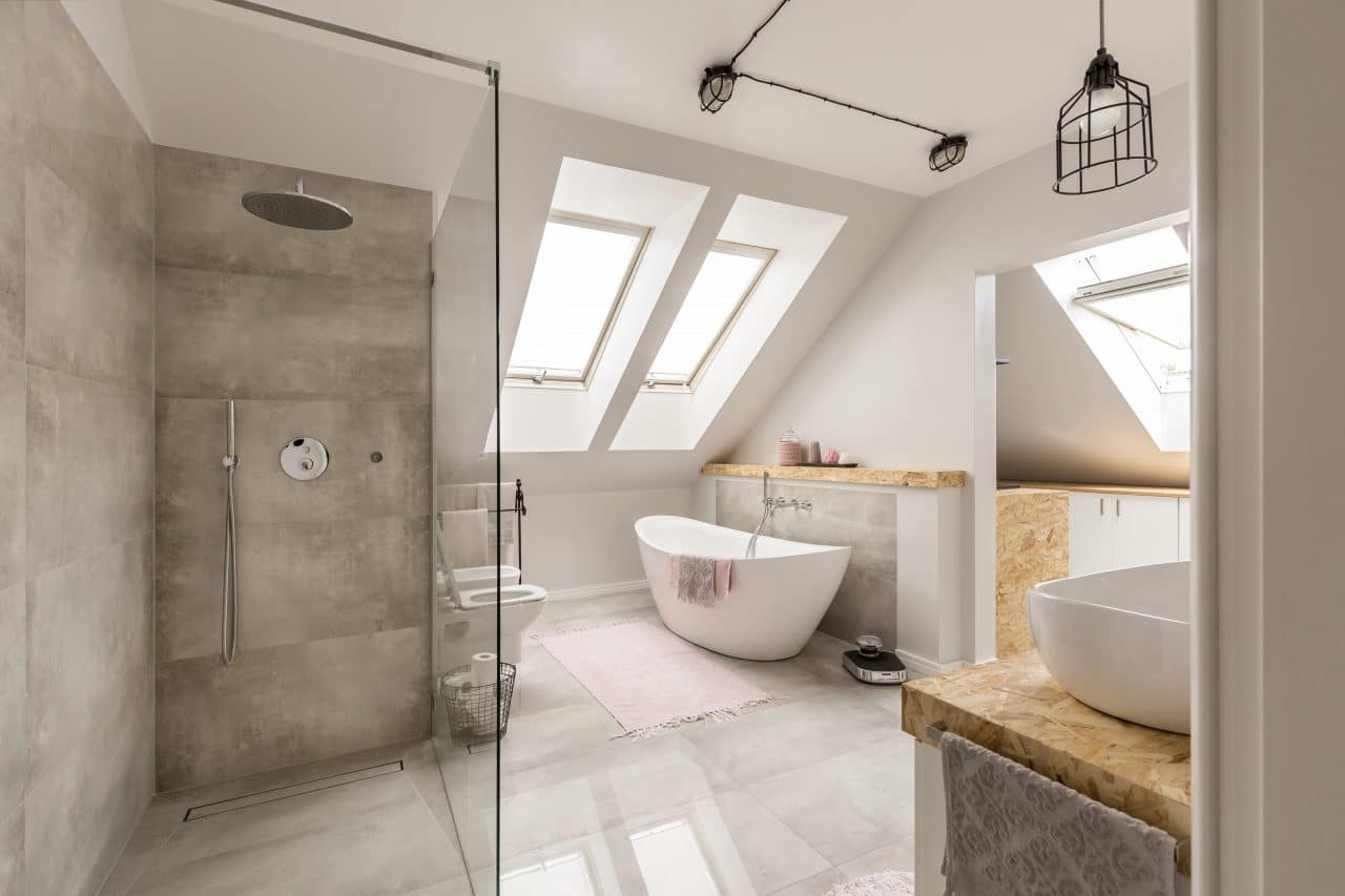 extension maison Voiron : aménagement des combles - salle de bain sous combles