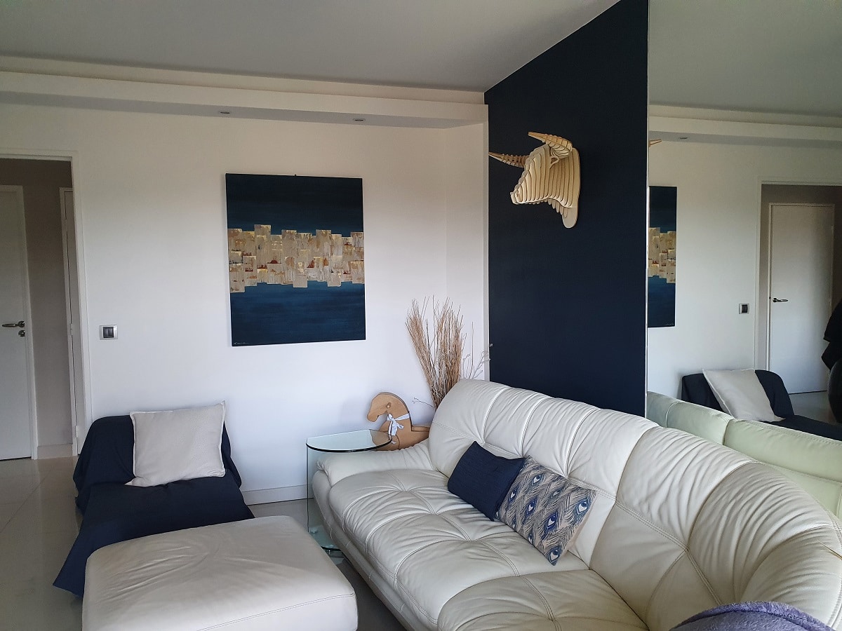 Duo de peinture dans le salon - Rénovation d’un appartement à Verneuil-sur-Seine