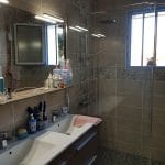 Nouvelle double vasque et douche à l'italienne - rénovation d'une salle de bain à Gurs