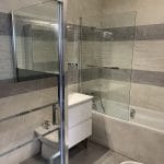 Nouvelle baignoire - rénovation complète d'une maison à Nice