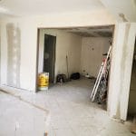 Cuisine salon en cours de travaux - Rénovation d'une maison à Ambarès et Lagrave