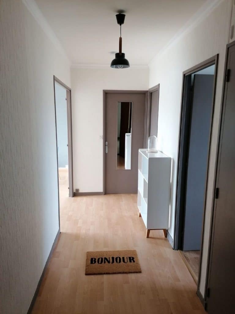 Entrée de la future colocation - rénovation d'un appartement à Limoges en vue de sa mise en location