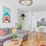 Salon et vue sur la cuisine ouverte - rénovation d'un appartement à Lyon