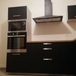 Meubles noirs pour la nouvelle cuisine - rénovation d'une cuisine à Panazol, près de Limoges