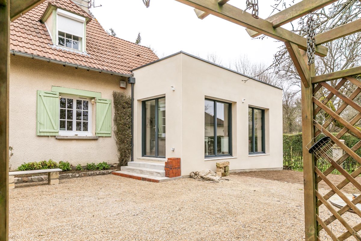 choix d'une extension cube à toit plat - extension de maison à Moyvillers dans l'Oise par illiCO travaux