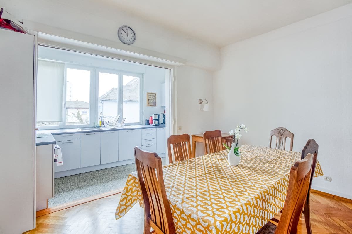 Cuisine avec salle à manger - rénovation d'une maison à Strasbourg en deux appartements