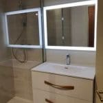 Douche avec paroi vitrée et vasque individuelle - rénovation d'une salle de bain à Limoges
