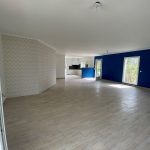 Revêtement de sol et murs repeints - Rénovation d'un appartement à Salleboeuf